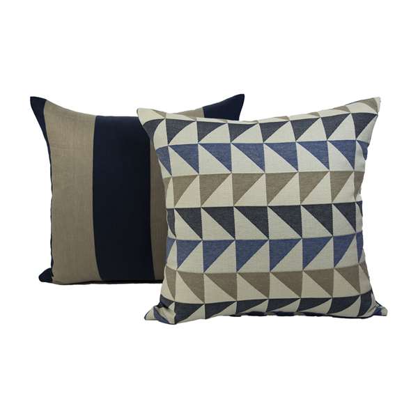 Set cuscini design geometrico blu
